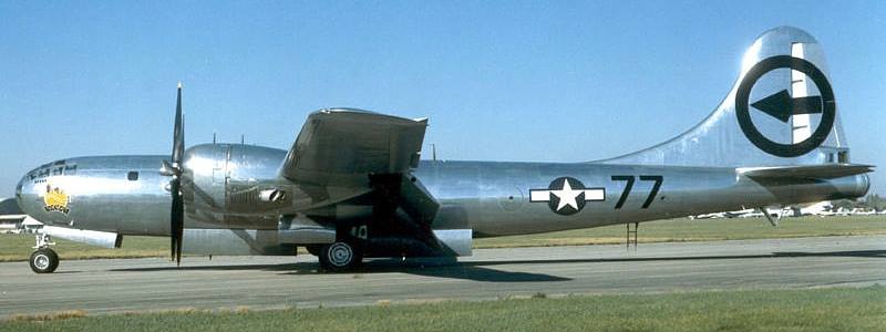 Bockscar en Dayton antes de ser puesto en exhibición dentro del hangar de la WWII en el Museo de La Fuerza Aérea