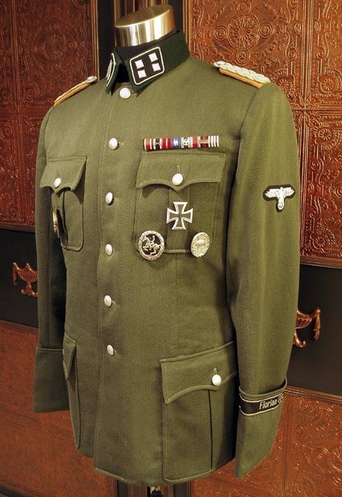 Guerrera de coronel de las SS de la XXXIII División de Caballería Húngara