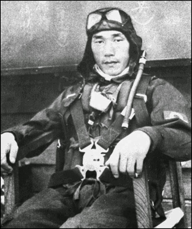 El aviador de la marina imperial japonesa Nobuo Fujita