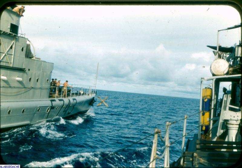 El Commandant Duboc durante unas maniobras al largo de las costas de Indochina en 1956