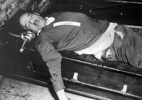 Cadáver de Fritz Sauckel, Nuremberg 16 de Octubre de 1946