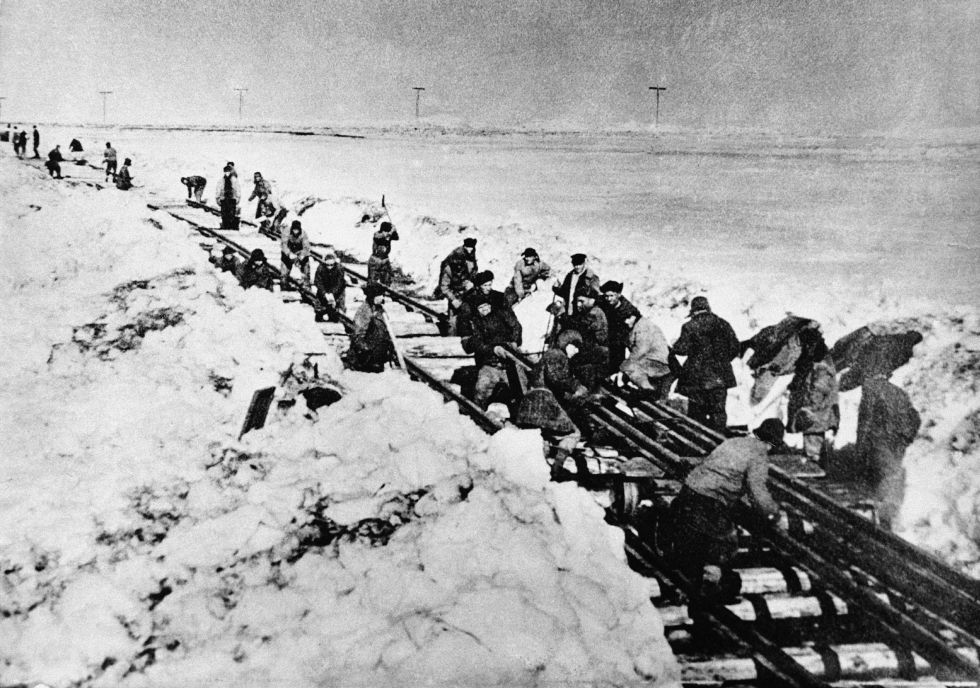 Construcción del ferrocarril del Ártico en 1947 ejecutado por presos políticos soviéticos