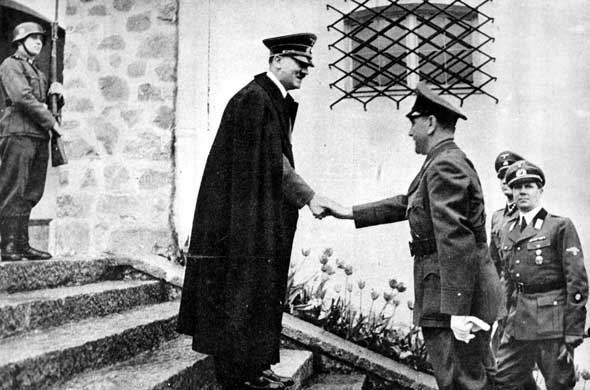 Ante Pavelic durante su primera visita oficial a Adolf Hitler en la residencia de Berghof. 7 de abril de 1941