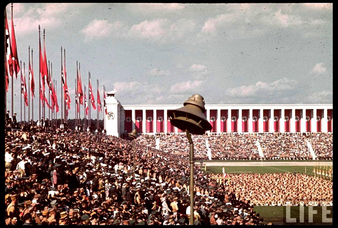 Demostración deportiva de las Juventudes Hitlerianas