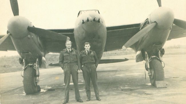 El capitán Charles Pickard y el teniente de vuelo Alan Broadley murieron en el ataque a la Prisión de Amiens