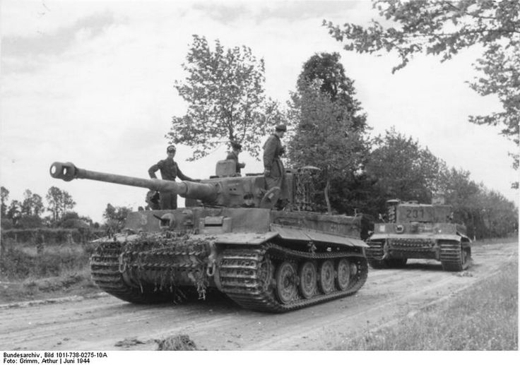 Panzerkampfwagen VI Ausf.E Tiger I Sd.Kfz.181 de la 2.Kompanie  schwere SS-Panzerabteilung 101 en las afueras del noreste de Villers-Bocage