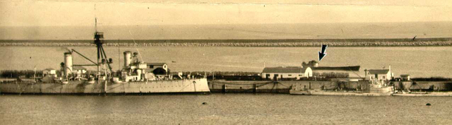 El U-530 amarrado en Mar del Plata