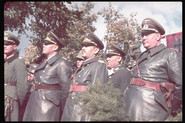 De derecha ia izquierda, Coronel Wilhelm Brückner, General Galland, General Kesselring y General Blaskowitz