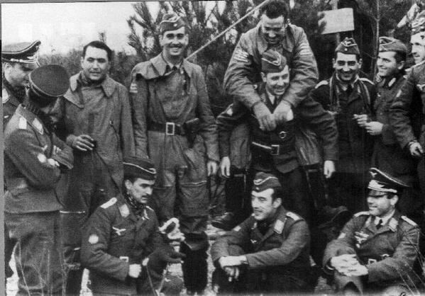Pilotos de la Escuadrilla Azul en el aerÃ³dromo de Bjelov, octubre de 1941