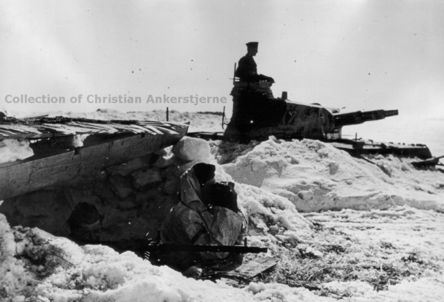 Pz Kpfw IV Ausf. B en el frente oriental. Nótese la nieve derretida en la parte delantera de la MG 34