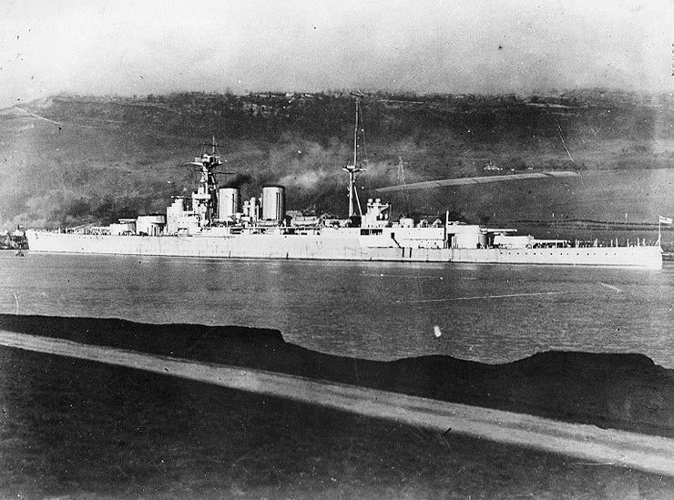 El HMS Hood en 1924