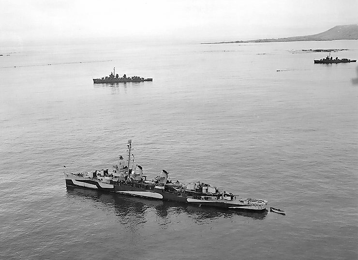 USS William D. Porter DD-579 en la bahía Masacre el 9 de junio de 1944