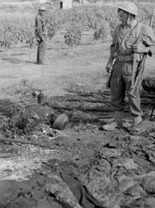 Paracaidista alemán abatido por tropas neozelandesas cerca de Galatos