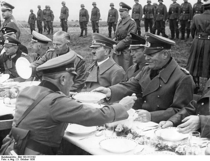 7 de Octubre de 1938, General Wilhelm Keitel, Konrad Henlein, Adolf Hitler, General Walter von Reichenau, Reichsführer-SS Heinrich Himmler y general Heinz Guderian