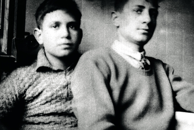 Jorge Semprún, de adolescente, con su hermano Gonzalo