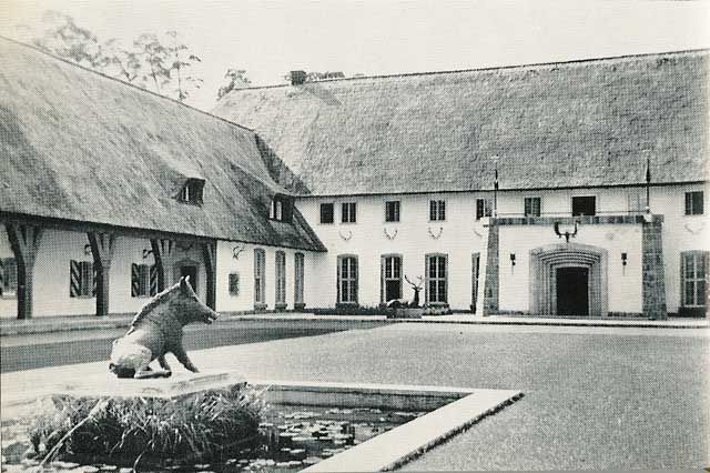 Gran patio y entrada principal, 1943