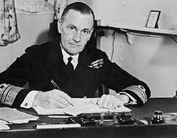Vicealmirante Sir James Somerville, comandante de la Flota Británica en el Índico