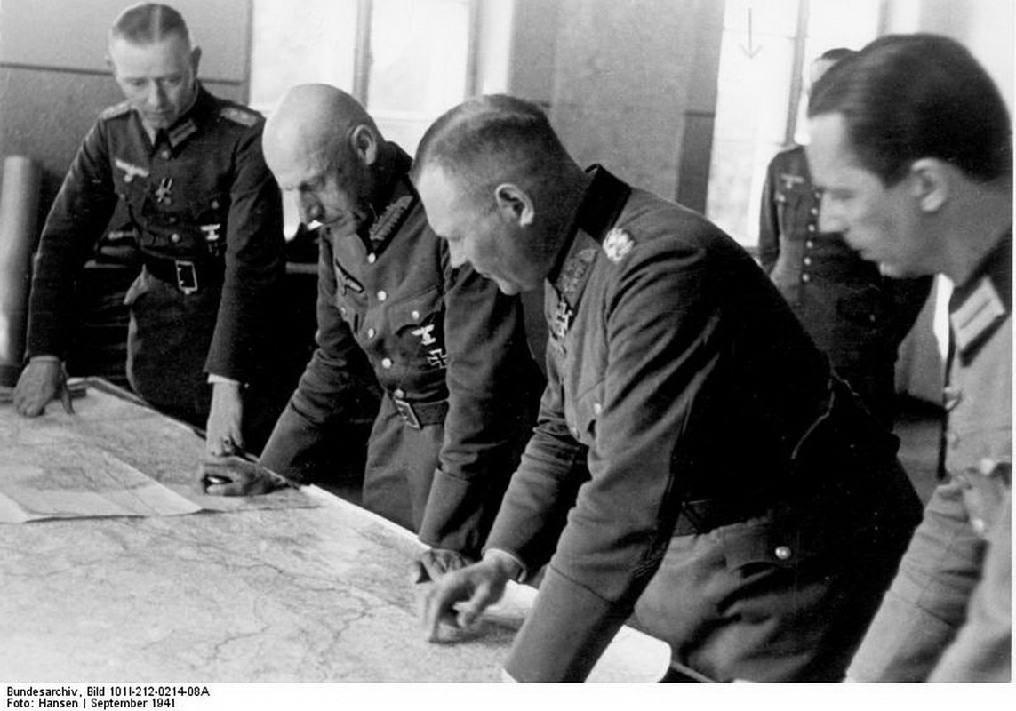 Generalfeldmarschall Ritter Wilhelm von Leeb y el Generaloberst Erich Hoepner