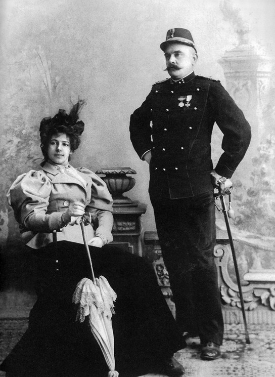 Margaretha Zelle y su marido, Rudolph Mac Leod