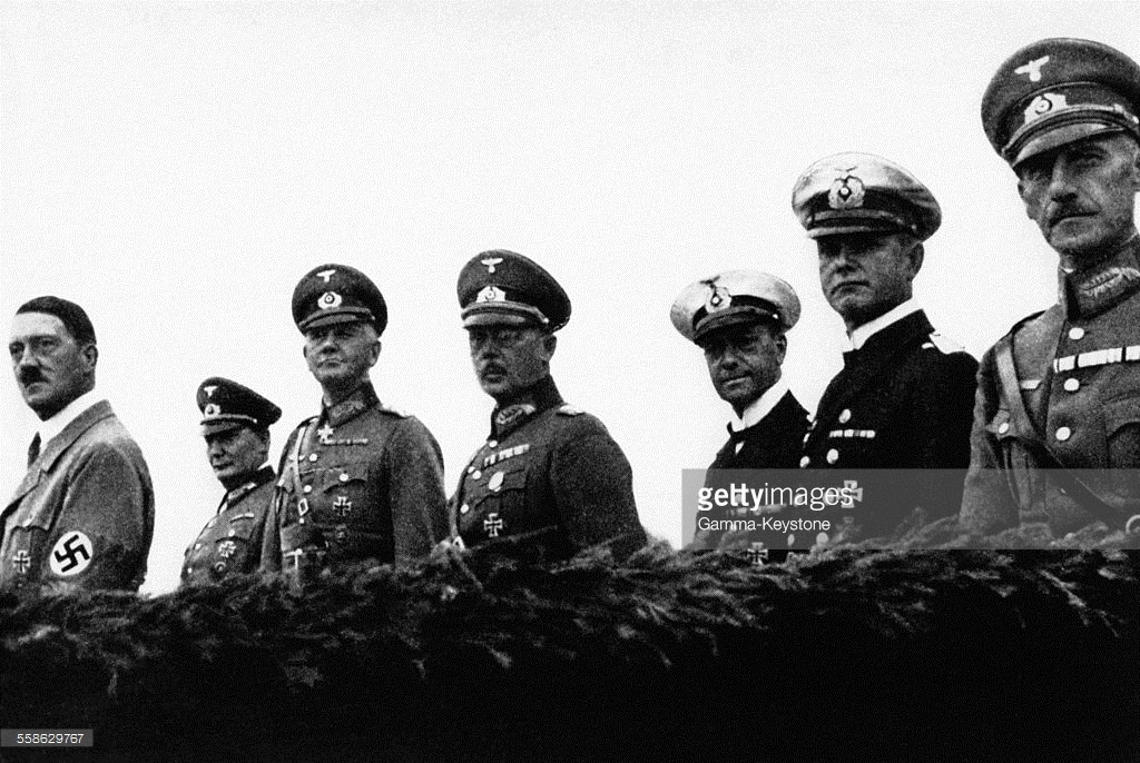 Von Blomberg, Hermann Göring, von Fritsch, Erich Raeder y Adolf Hitler, 1935
