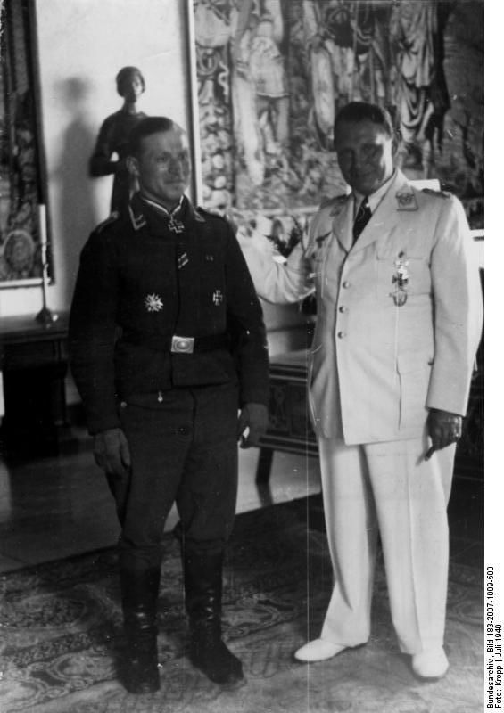 Herbert Nelke junto a Hermann Göring en julio de 1940
