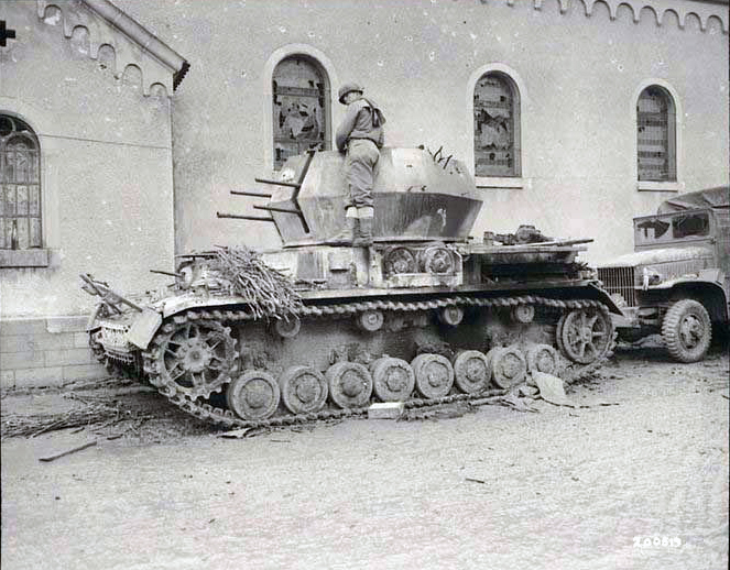 Flakpanzer 2 cm mit Fahrgestell Panzer IV