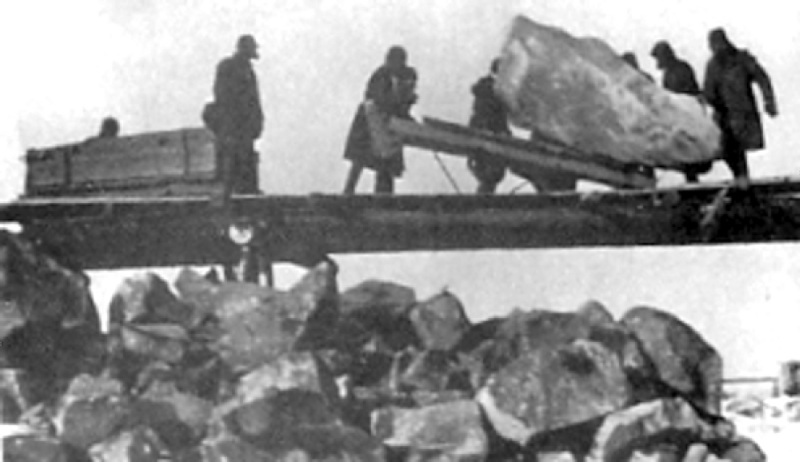 Prisioneros trabajando en la construcción del Canal Mar Blanco-Báltico, 1931-33