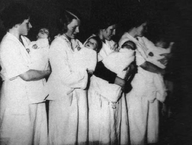 Jóvenes mujeres que formaron parte del Programa Lebensborn
