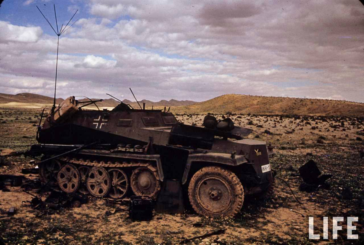 Un SdKfz 250 fuera de circulación tras los combates