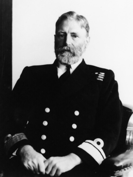 Contralmirante Victor Crutchley, HMAS Canberra