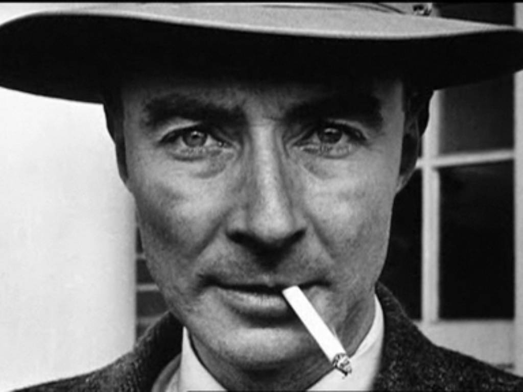 Julius Robert Oppenheimer en 1942 Julius Robert Oppenheimer en 1942