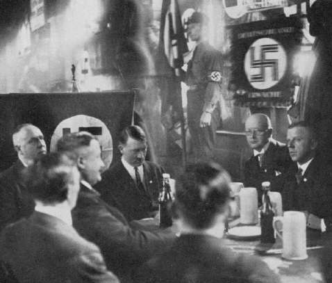 Fotografía de Hitler en el Hofbräuhaus