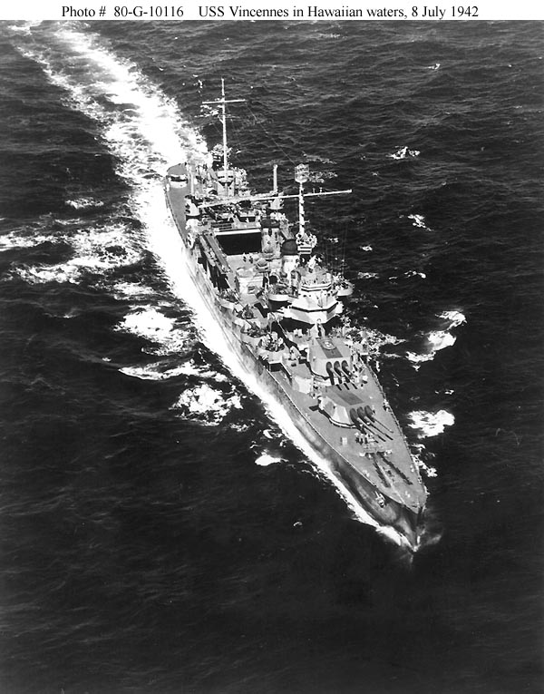 USS Vincennes, durante unas maniobras en Hawai, en Julio de 1942