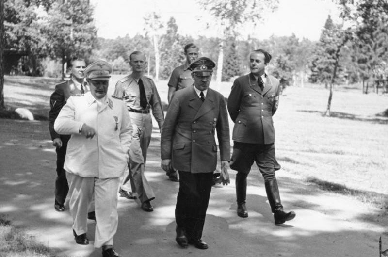 Göring con Hitler y Albert Speer 10 de Agosto de 1943