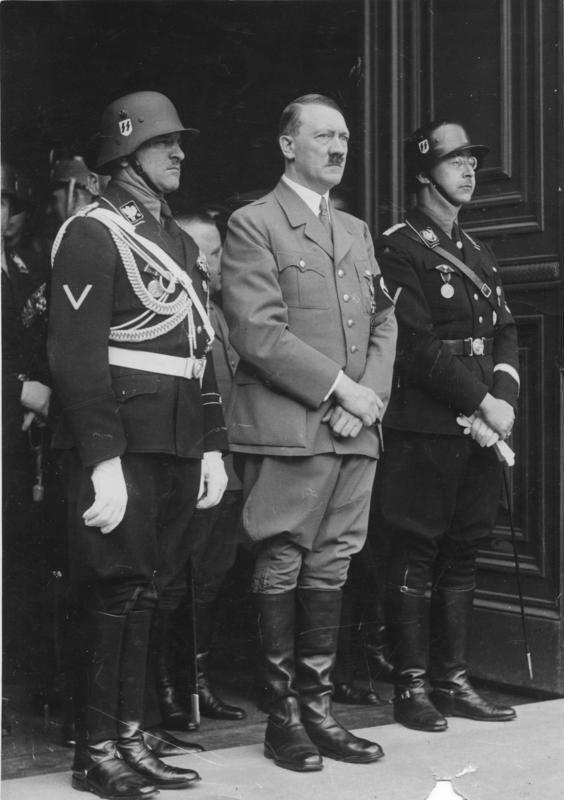 Dietrich, Hitler y Himmler en Berlín, 20 de abril de 1937