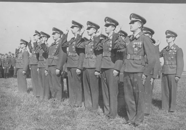 Miembros de la DivisiÃ³n Azul el acto del juramento de fidelidad a Hitler
