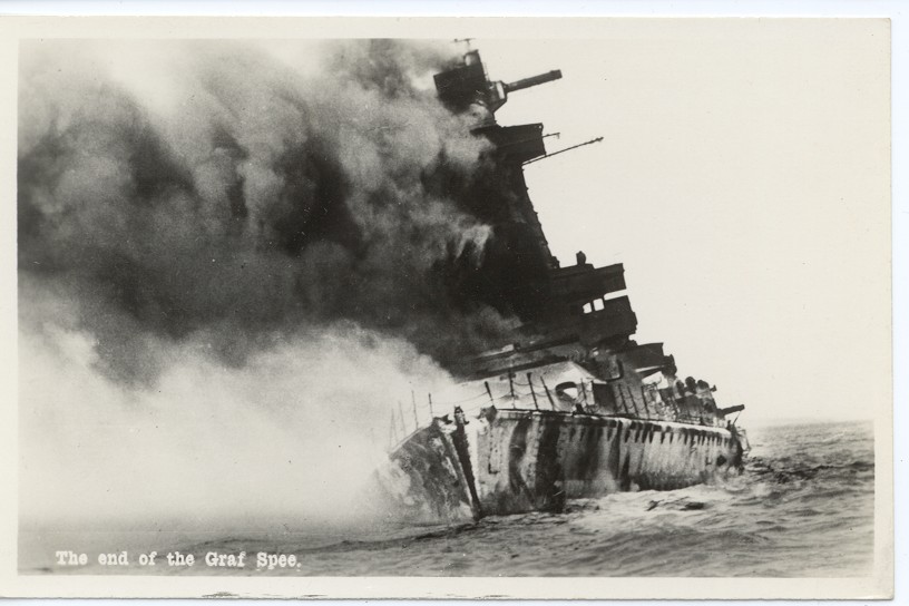 Vista del Graf Spee después de la explosión