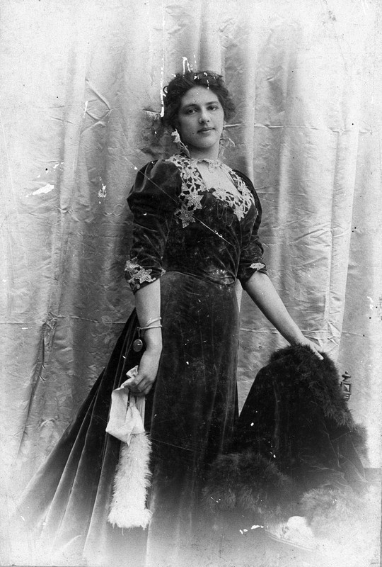Mata Hari en las Indias Oeientales, en 1900