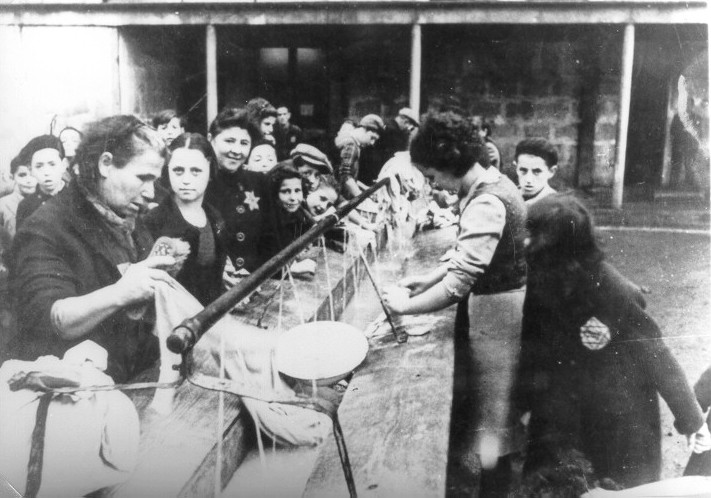Mujeres judías detenidas en Drancy