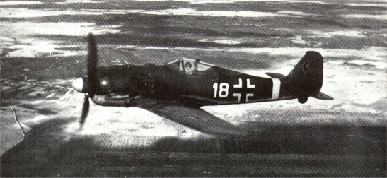 Focke-wulf 190 A3 de la escuadrilla espaÃ±ola en vuelo sobre el frente ruso
