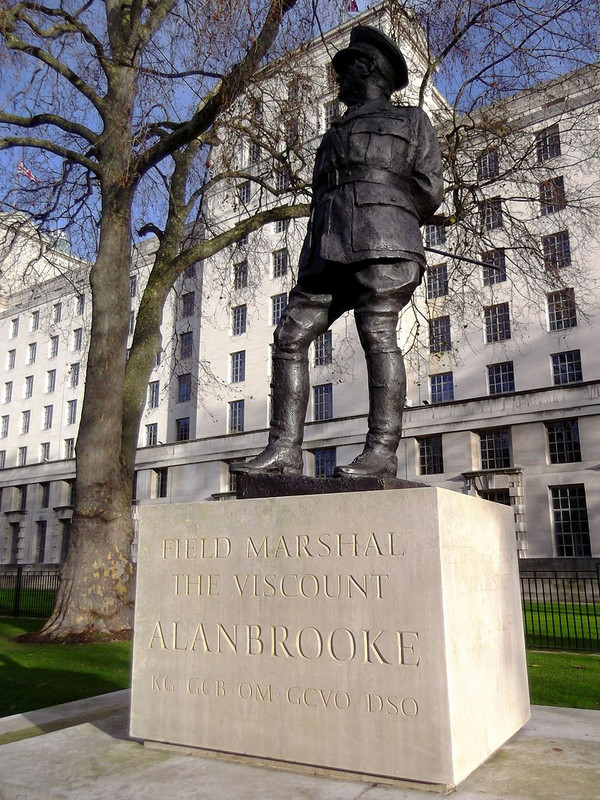 Estatua del Mariscal de Campo El vizconde Alanbrooke, edificio de Ministerio de Defensa, Whitehall, Londres