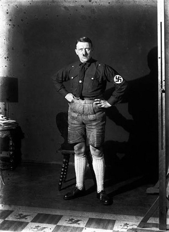 Retrato de Adolf Hitler, 1926-27. Negativo Nº 94-2271