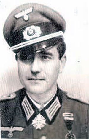 Capitán de la Guardia Civil, D. Francisco García Alted, Jefe de los servicios de Gendarmería y Policía Militar