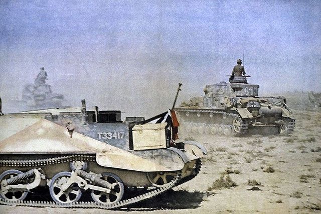 Pz. IV Ausf, F pasan junto a un Bren británico destruido