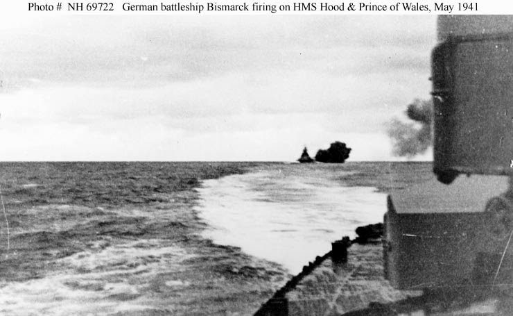 El efecto de las salvas del DKM Bismarck sobre el HMS Hood