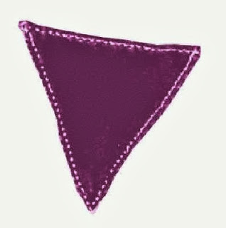 El triángulo púrpura. Distintivo usado para los Testigos de Jehová