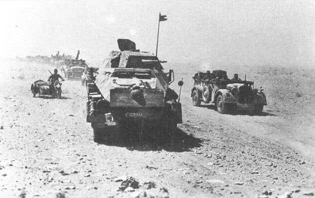 En diciembre de 1941, una columna del DAK avanza hacia Tobruk y Sidi Ornar