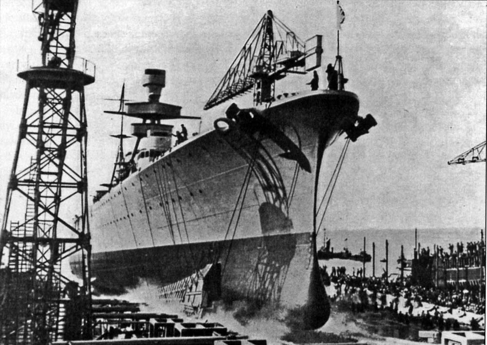 Botadura del crucero 25 de Mayo en agosto de 1929