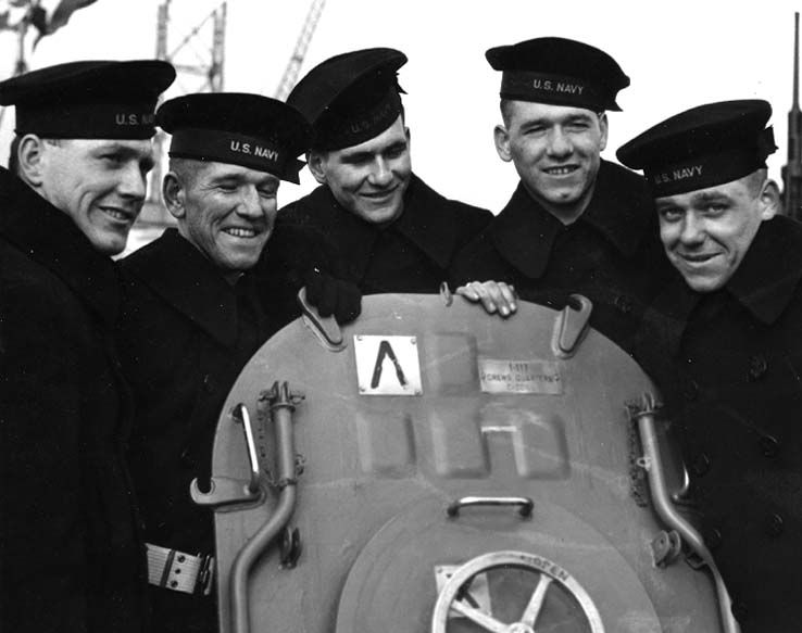 Los hermanos Sullivan a bordo del USS Juneau, de izquierda a derecha, Joseph, Francis, Albert, Madison y George