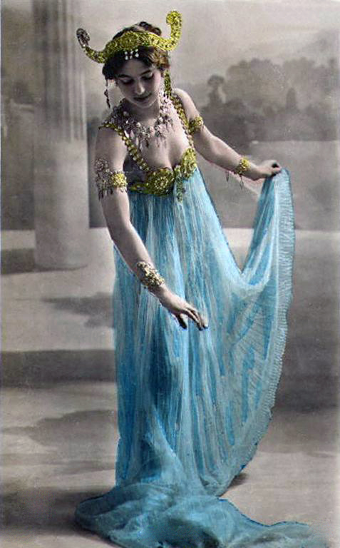 Mata Hari en la danza de los siete velos